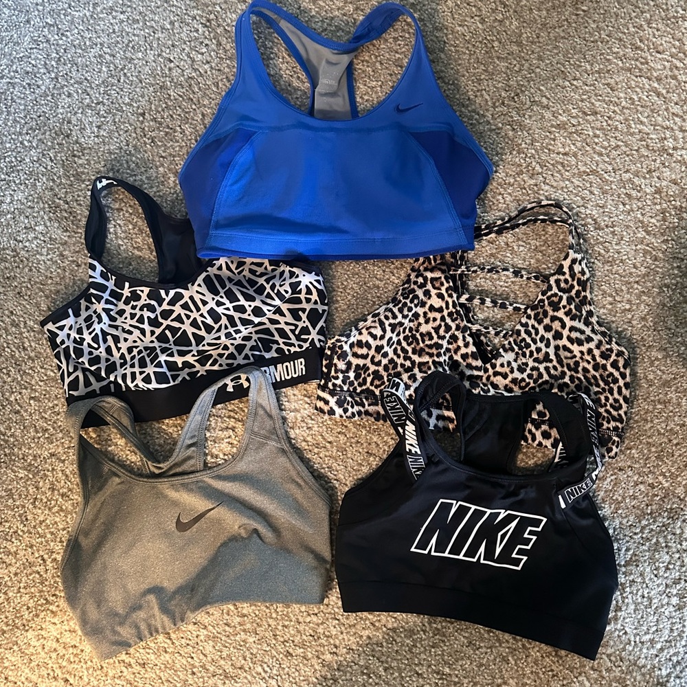 Sports bra lot